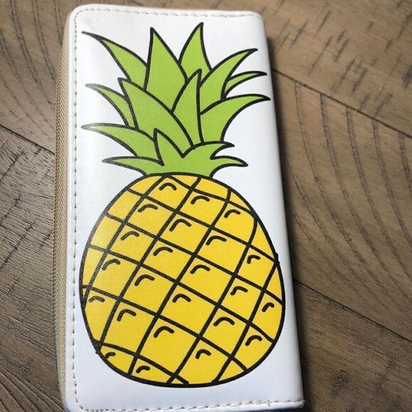 NWT Neon Pineapple 🍍Security Zip Vegan Wallet. Roomy! - Picture 8 of 17